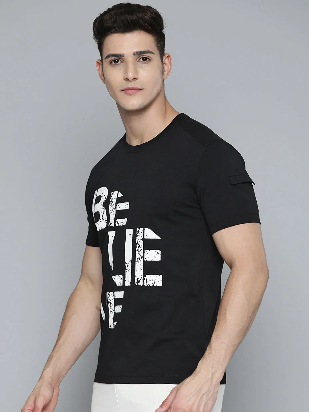 Alcis Men Black White Typography Printed T-shirt