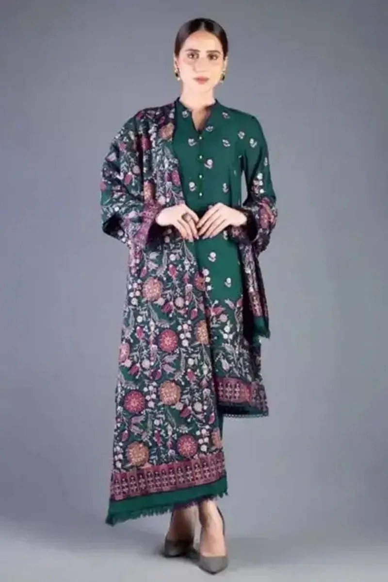 Embroidered Dhanak Three-Piece Winter Collection - Bareeze FCC-192 Mongia