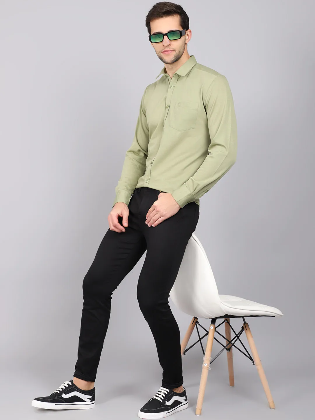 Cantabil Cotton Blend Solid Green Full Sleeve Casual Shirt for Men with Pocket