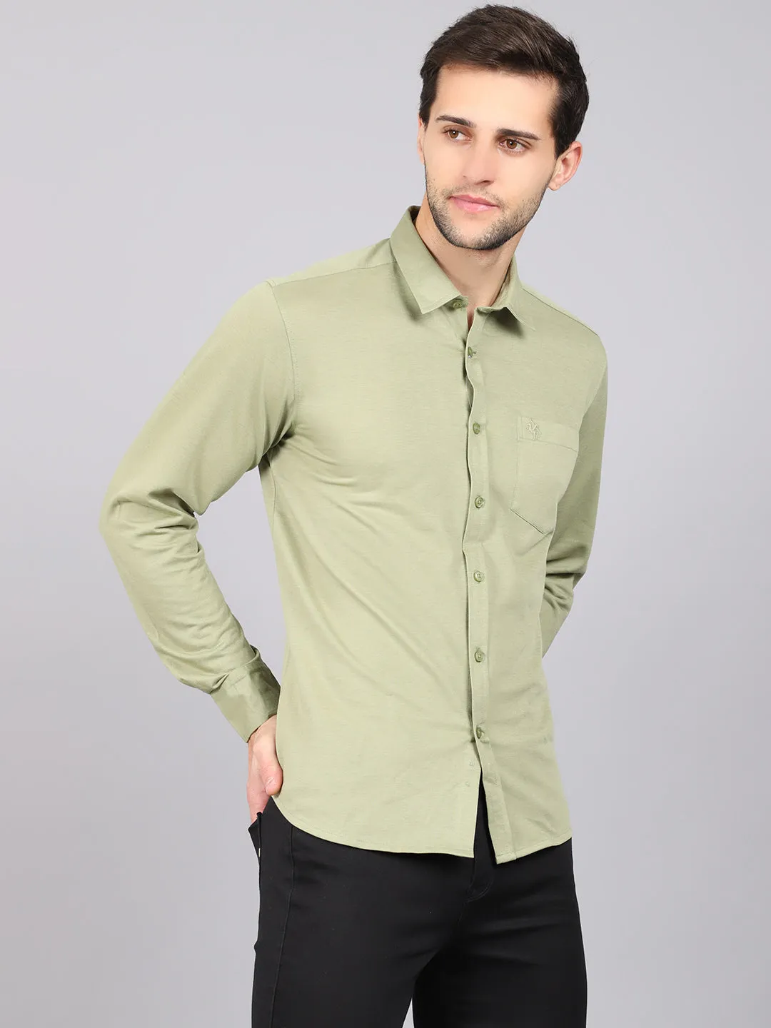 Cantabil Cotton Blend Solid Green Full Sleeve Casual Shirt for Men with Pocket