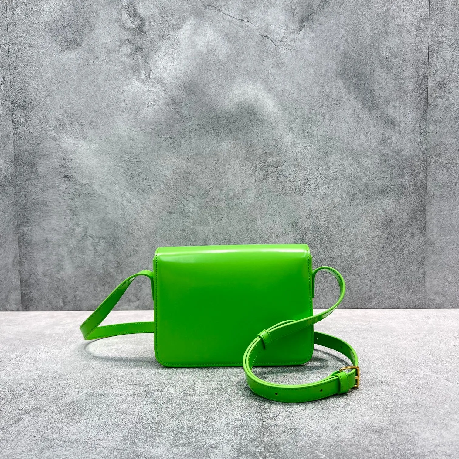 CE Classique Cuir Triomphe Bag Green For Women 9in/22cm