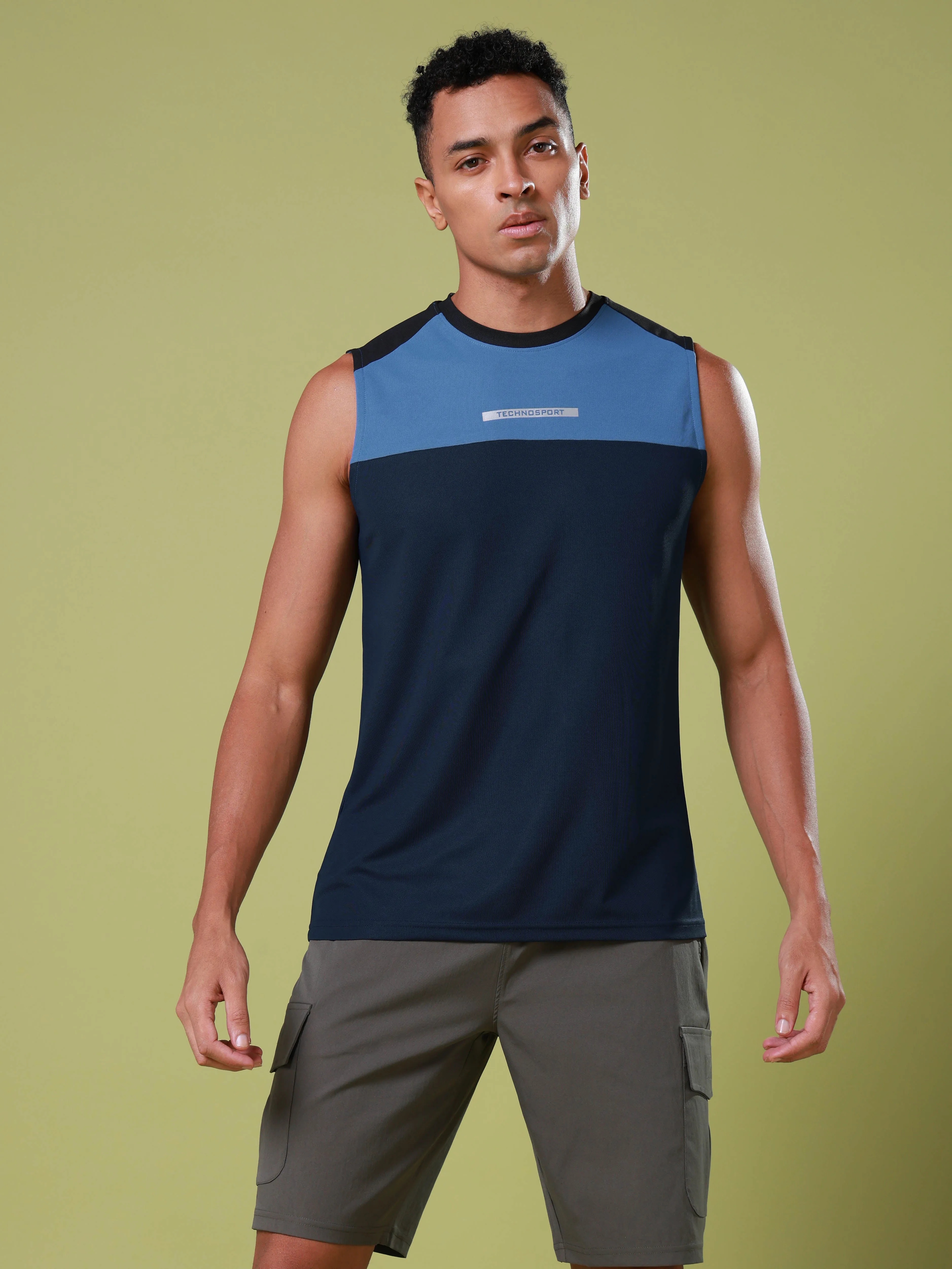 Men Colorblock Slim Fit Round Neck Sports Innerwear Vest with MATPIQ