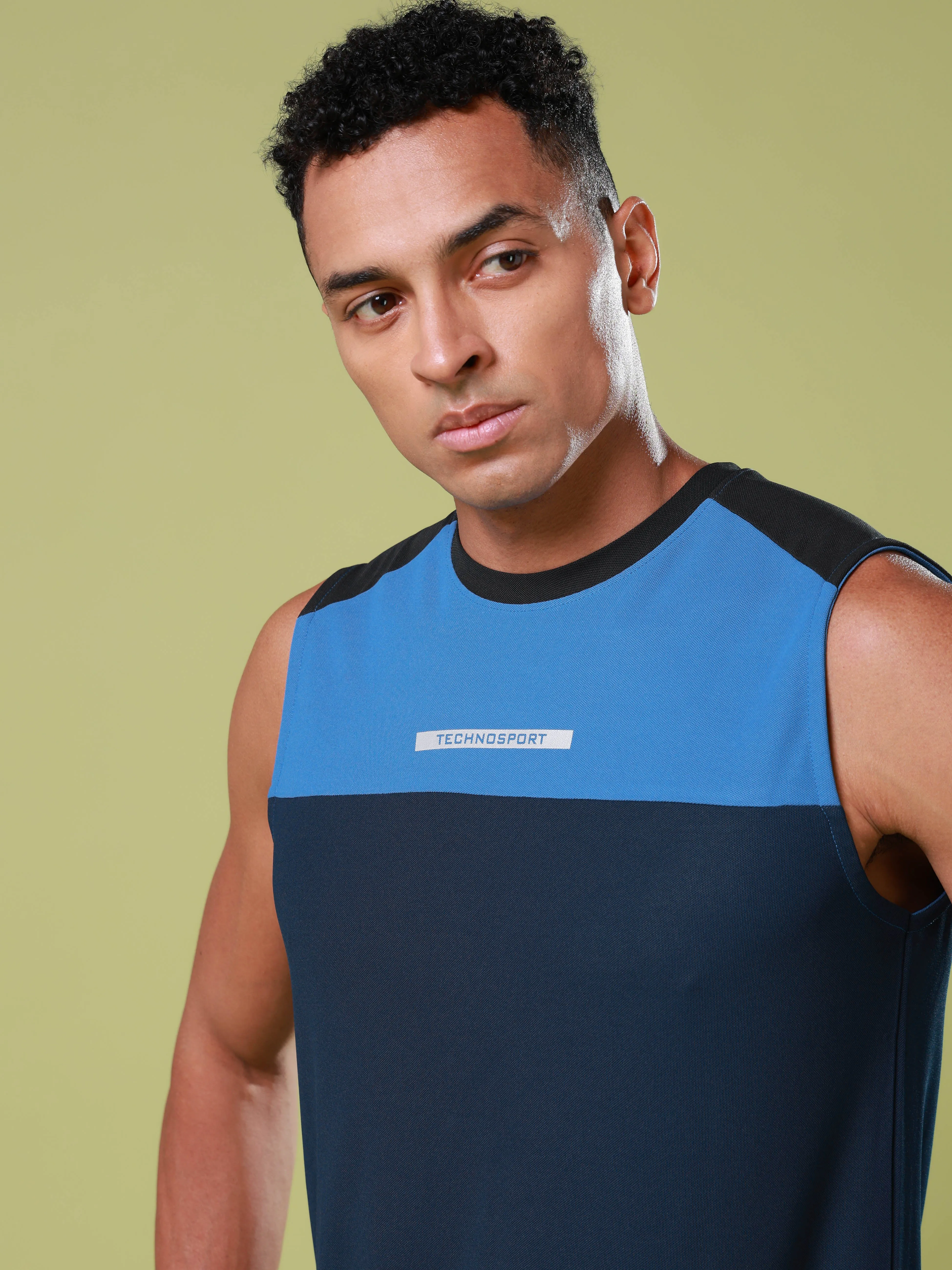 Men Colorblock Slim Fit Round Neck Sports Innerwear Vest with MATPIQ